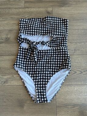 🪴 aerie Black & White Gingham One-Piece Swimsuit with Tie Front